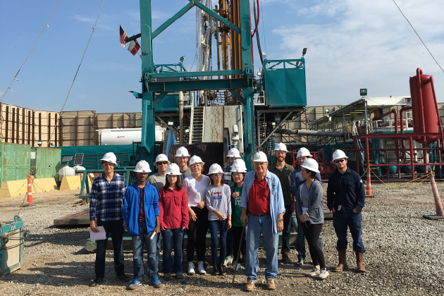 energy management students and faculty on site visit